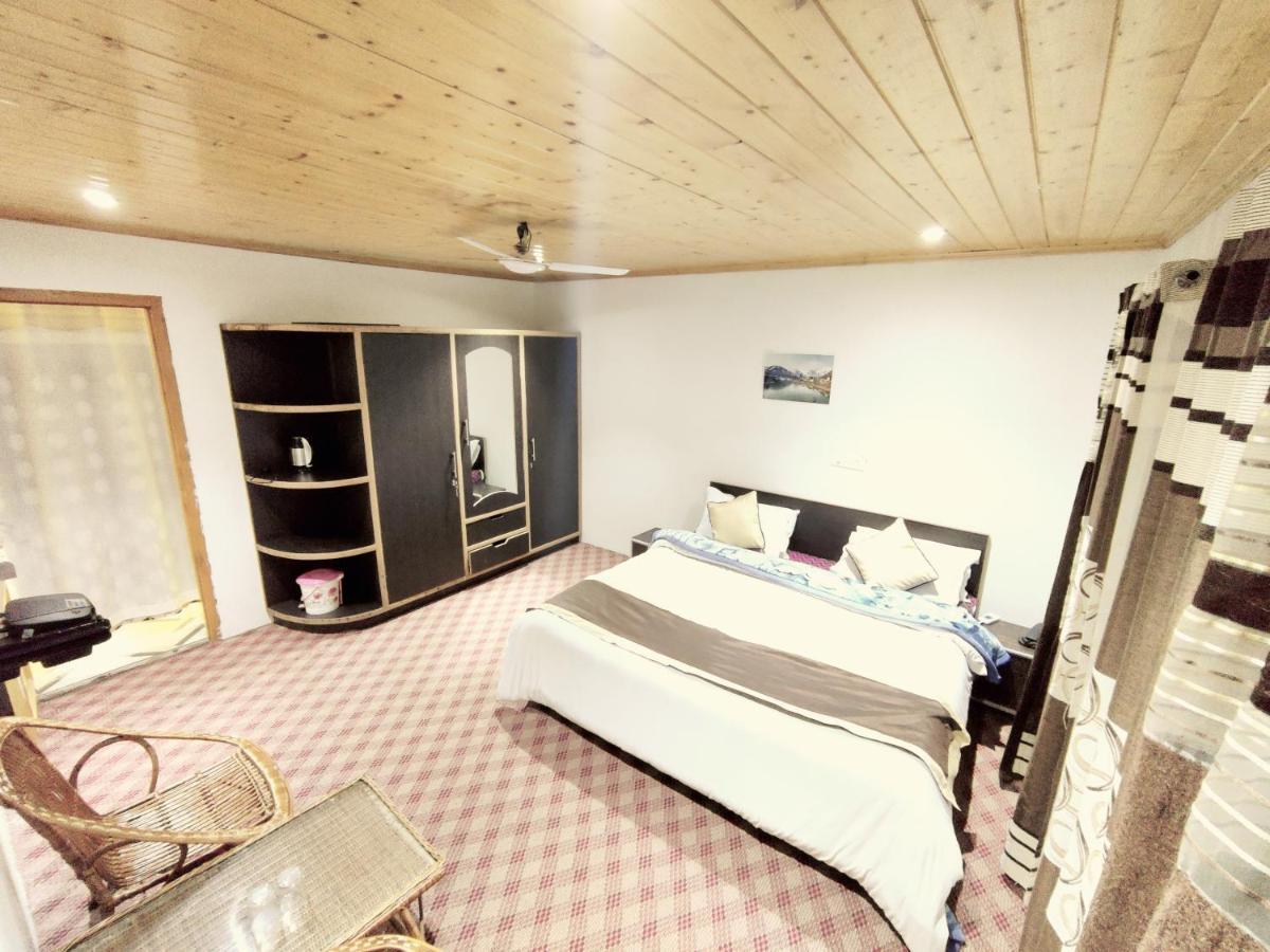 Sheesha Residency Hotel Srīnagar Екстериор снимка