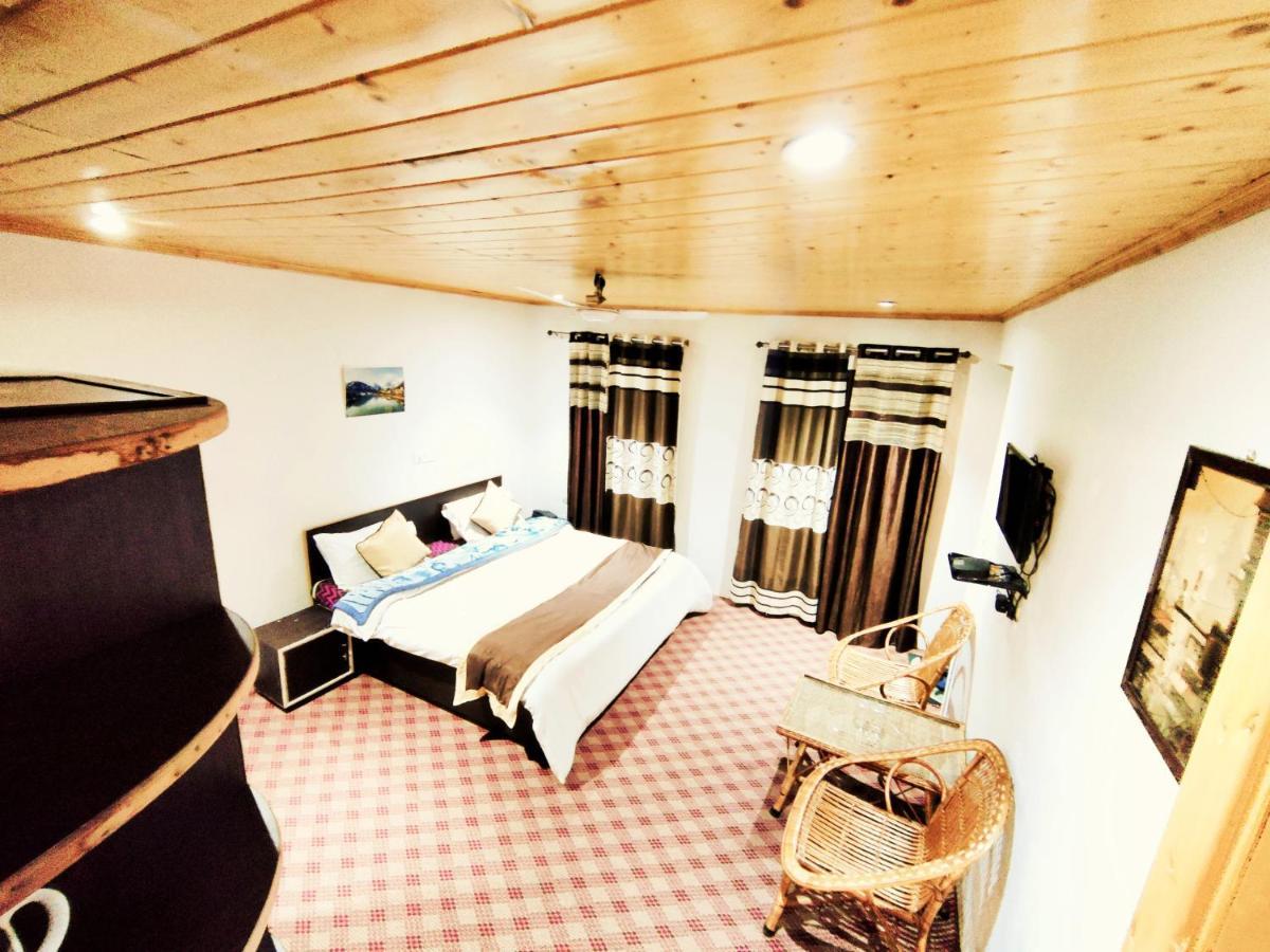 Sheesha Residency Hotel Srīnagar Екстериор снимка