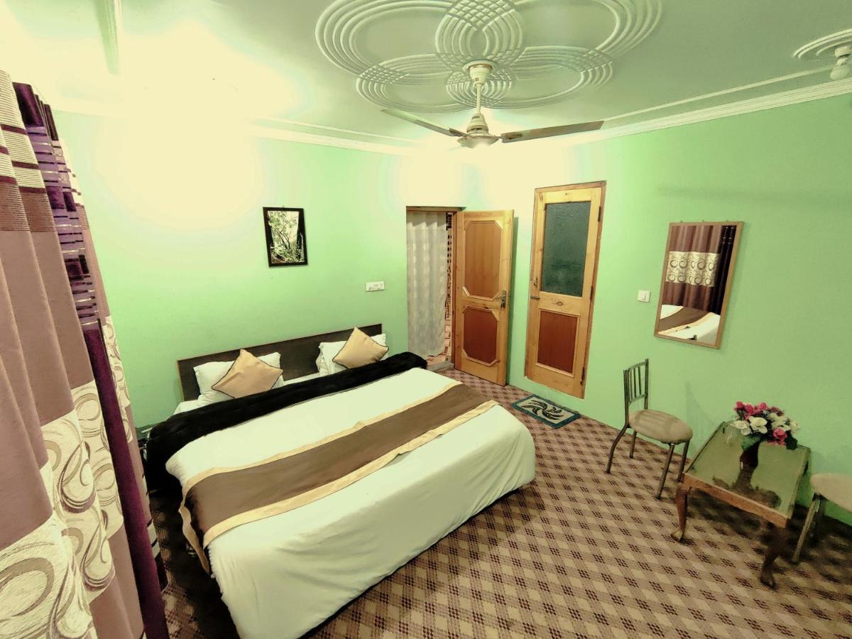 Sheesha Residency Hotel Srīnagar Екстериор снимка